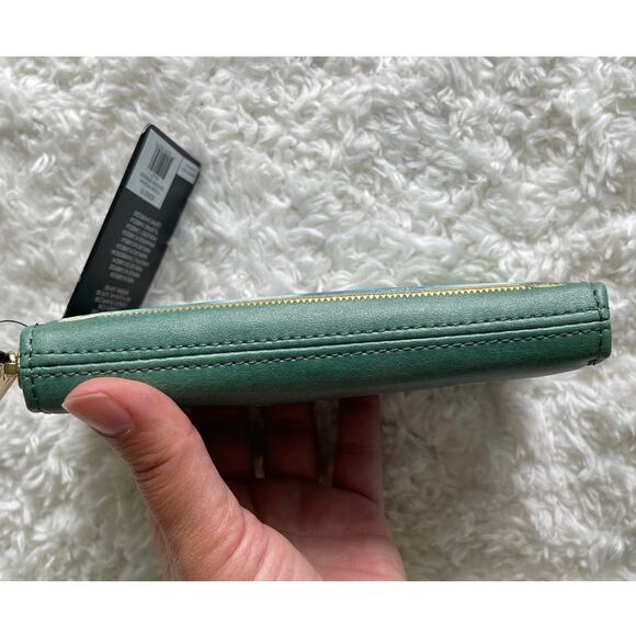 Loungefly Disney Peter Pan Green Zip Around Folding Wallet NEW - Picture 8 of 9